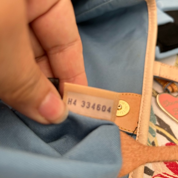 Dooney & Bourke Purple Logo Shoulder Bag with Leather Accents and Pink Heart - Picture 4 of 16